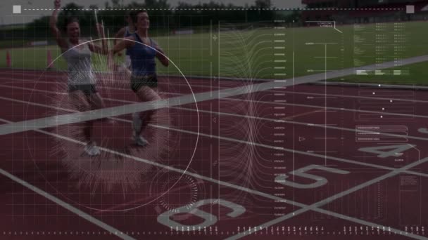 Animatie Van Gegevensverwerking Scope Scanning Analytics Met Drie Vrouwelijke Atleten — Stockvideo