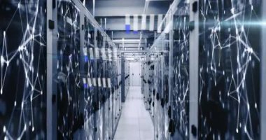 Sunucu odasında veri işleme animasyonu. küresel teknoloji, bilgisayar ve dijital arayüz kavramı dijital olarak oluşturulmuş video.