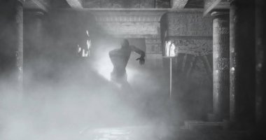 Cadılar bayramında yürüyen zombilerin üzerindeki duman bulutu. Cadılar Bayramı, gelenek ve kutlama konsepti dijital olarak oluşturulmuş imaj.