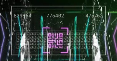 Siyah arkaplandaki şekiller üzerinde qr kodu ile veri işleme animasyonu. Küresel teknoloji, bilgisayar ve dijital arayüz kavramı dijital olarak oluşturulmuş video.