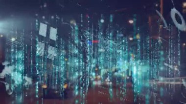 Gece şehir trafiğine karşı veri işleme sistemli birden fazla ekranın animasyonu. Bilgisayar arayüzü ve iş teknolojisi kavramı