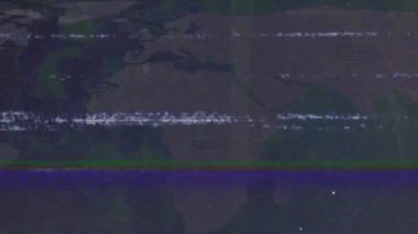 Dünya haritasında simgelerle etkileşimin canlandırılması. Küresel teknoloji, bilgisayar ve dijital arayüz kavramı dijital olarak oluşturulmuş video.