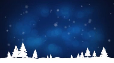 Düşen yılbaşı kar tanelerinin gece gökyüzünde mavi ışıklar ve karla kaplı ağaçlarla canlandırılması. Noel, kış, şenlik, gelenek ve dijital olarak üretilen video konsepti.