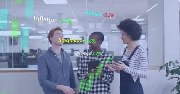 Animazione Dati Finanziari Testi Aziendali Diversi Colleghi Che Parlano Ufficio — Video Stock