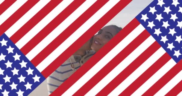 Animación Bandera Estados Unidos América Sobre Pareja Biracial Besándose Por — Vídeos de Stock