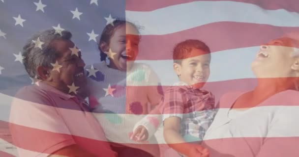 Animatie Van Vlag Van Verenigde Staten Van Amerika Biracial Paar — Stockvideo