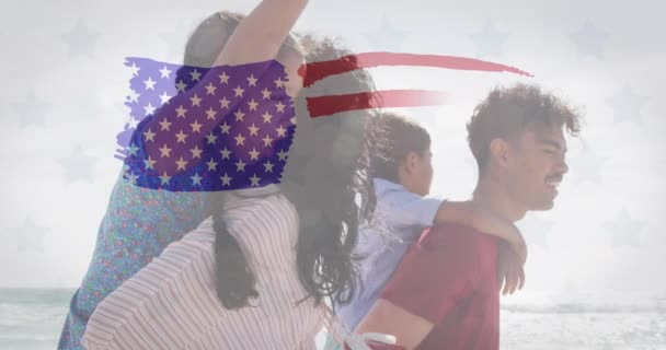 美国国旗在一对带着儿子和女儿回旋的鸟类夫妇身上的动画 美国的爱国主义 多样性和传统概念 — 图库视频影像