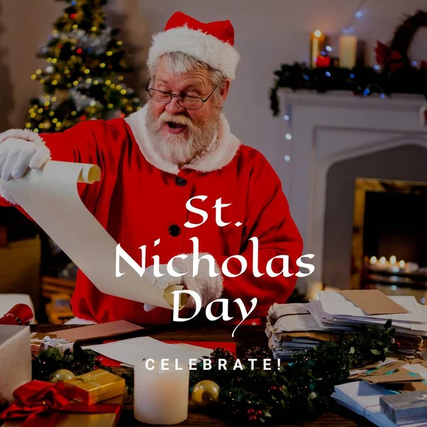 サンタクラスを保持スクロール上のSt Nicholas日テキストの構成 クリスマスのお祭り 伝統とお祝いの概念 — ストック写真