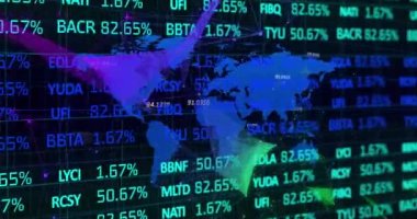 Dünya haritası üzerinde borsa animasyonu. Küresel teknoloji, bilgisayar ve dijital arayüz kavramı dijital olarak oluşturulmuş video.