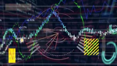 Siyah arka planda tarama yaparak finansal veri işleme animasyonu. Küresel iş, finans ve dijital arayüz kavramı dijital olarak oluşturulmuş video.