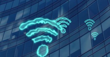 Modern binanın üzerinde uçan dijital kablosuz internet simgelerinin animasyonu. Küresel internet ağları, hesaplama, bağlantılar ve veri işleme kavramı dijital olarak oluşturulmuş video.