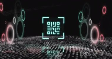 Sayılar, dalga desenleri ve programlama dili ile aydınlatılmış daire ile qr kodunun animasyonu. Dijital olarak üretilmiş, hologram, barkod, kodlama, rakamlar, soyut ve teknoloji kavramı.