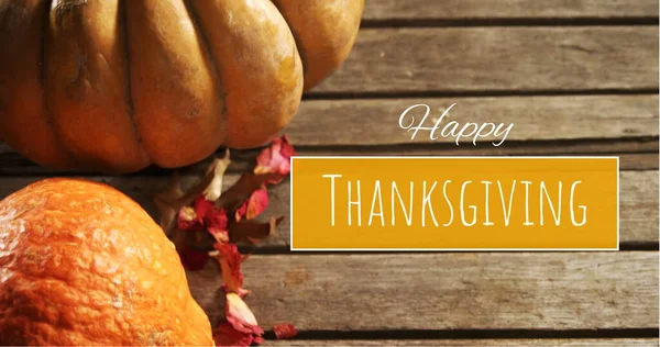 Komposition Eines Fröhlichen Danksagungstextes Über Herbstlichen Kürbissen Auf Holzgrund Thanksgiving — Stockfoto