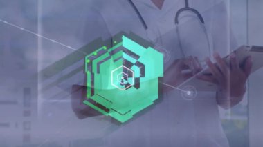Kafkas kadın doktor ve tablet üzerindeki ikonlarla olan bağlantıların animasyonu. Küresel tıp, bilgisayar ve veri işleme kavramı dijital olarak oluşturulmuş video.