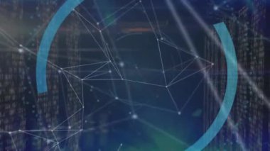 Dijital asma kilidin bağlantıların ve veri işlemenin üzerinde daireler çizerek canlandırılması. Ağ, veri güvenliği, dijital güvenlik ve teknoloji konsepti dijital olarak oluşturulmuş video.