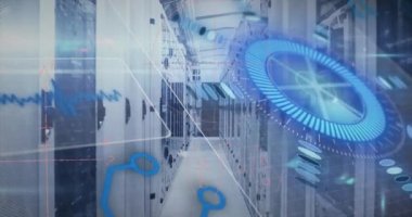 Sunucular üzerinde entegre devre ve işlem çemberinin animasyonu. Veri işleme, iletişim, matematik, enformatik ve teknoloji konsepti dijital olarak oluşturulmuş video.