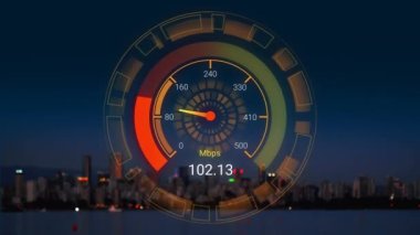 Gece boyunca turuncu hız göstergesinin animasyonu. İnternet hızı, transfer, iletişim ve teknoloji konsepti dijital olarak oluşturulmuş video.