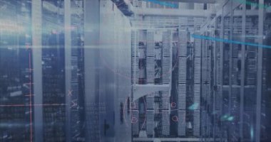 Sunucu odasında veri işleme animasyonu. küresel iş ve dijital arayüz kavramı dijital olarak oluşturulmuş video.