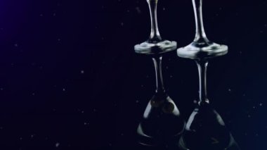 Siyah arka planda zeytinli içeceklerin üzerine düşen kar animasyonu. Parti ve kutlama konsepti dijital olarak oluşturuldu.