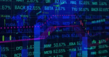 Finansal veri işleme görüntüsü ve dünya haritası üzerinde borsa mavi arka planda. Küresel teknoloji, finans ve dijital arayüz kavramı dijital olarak oluşturulmuş görüntü.