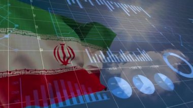 Cezayir bayrağı üzerinde veri işleme animasyonu. Küresel vatanseverlik ve dijital arayüz kavramı dijital olarak oluşturulmuş video.