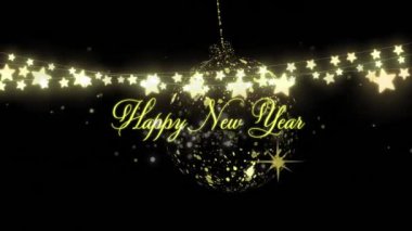 Yıldızların animasyonu ve siyah arkaplanda altın mücevher üzerinde mutlu bir yeni yıl. Noel, kış, gelenek ve yeni yıl konsepti dijital olarak oluşturulmuş video.