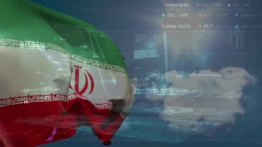 İran bayrağı üzerinde veri işleme animasyonu. Küresel vatanseverlik ve dijital arayüz kavramı dijital olarak oluşturulmuş video.