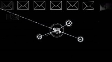 Zarfların üzerindeki bağlantı ağının animasyonu. Küresel iş ve dijital arayüz kavramı dijital olarak oluşturulmuş video.