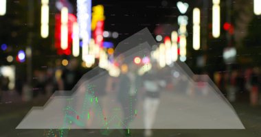 Geceleri şehre karşı istatistiksel ve finansal veri işleme görüntüsü. Küresel finans ve iş teknolojisi kavramı