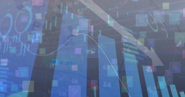 Soyut arkaplan üzerinde azalan ok ve uygulama simgelerinin olduğu birden fazla grafik tasviri. Dijital olarak üretilmiş, hologram, rapor, finans, yatırım, iş ve teknoloji kavramı.