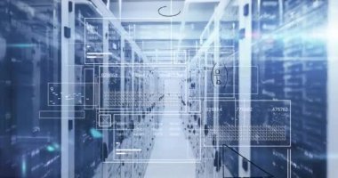 Boş bilgisayar sunucu odasına karşı veri işleme ve matematiksel denklemlerin animasyonu. Siber güvenlik ve iş veri depolama teknolojisi kavramı