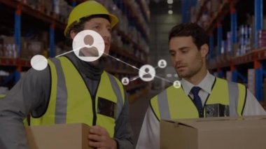 Kafkas erkek denetçisi ve depoda tartışan işçi profili ağının animasyonu. Küresel ağ ve lojistik iş teknolojisi kavramı