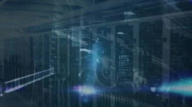Boş bilgisayar sunucu odasında mavi ışık izleri ve veri işleme animasyonu. Bilgisayar arayüzü ve iş veri depolama teknolojisi kavramı