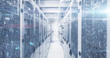 Bilgisayar sunucu odasına karşı matematik denklemleri ve veri işleme animasyonları. Bilgisayar arayüzü ve iş veri depolama teknolojisi kavramı