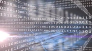 Işık izlerinin animasyonu ve siyah arkaplanda ikili kod. Dijital olarak oluşturulmuş küresel bilgisayar ve veri işleme kavramı.