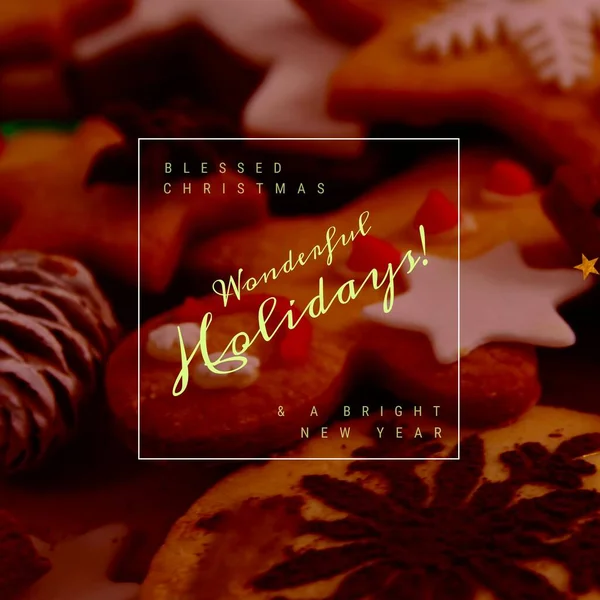 クリスマスのジンジャーブレッドクッキーの上にクリスマスの挨拶テキストの構成 クリスマス お祭り お祝いのコンセプト — ストック写真