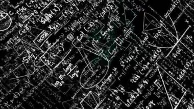 Siyah zemin üzerinde matematiksel denklemlerle dönen insan dijital kafasının animasyonu. Küresel öğrenme ve eğitim kavramı dijital olarak oluşturulmuş video.