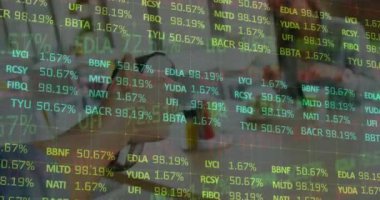Kart ödemesi ve terminal üzerinden finansal veri işleme animasyonu. Küresel finans, çevrimiçi ödeme ağı ve dijital olarak oluşturulan veri işleme konsepti.