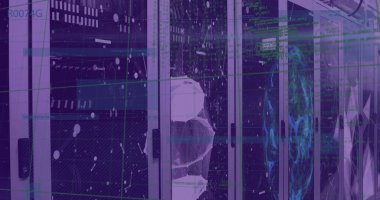 Sunucu odasında bağlantı ağı ve veri işleme ağı olan satış metninin resmi. Küresel teknoloji, sosyal medya ve dijital arayüz kavramı dijital olarak oluşturulmuş görüntü.