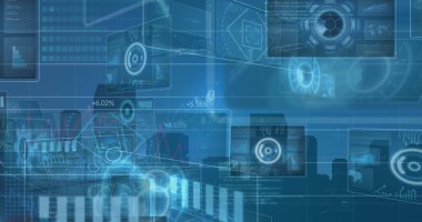 Mavi arkaplan üzerindeki ekranlardaki dijital arayüz ve veri işleme resimleri. Dijital olarak oluşturulmuş küresel veri işleme kavramı.