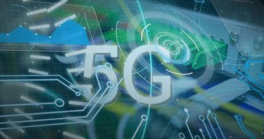 Sunucu odasında 5G metin ile tarama alanı görüntüsü. Küresel teknoloji, bilgisayar ve dijital arayüz kavramı dijital olarak oluşturulmuş görüntü.