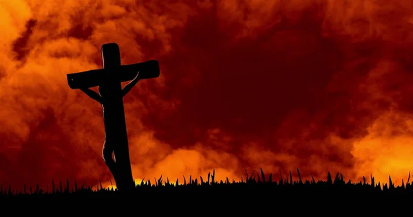 Duman Ateşin Üzerinde Hristiyan Haçı Hıristiyanlık Inanç Din Günah Emirler — Stok fotoğraf