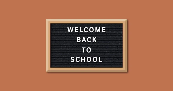 Beeld Van Welkom Terug School Aan Boord Oranje Achtergrond Terug — Stockfoto