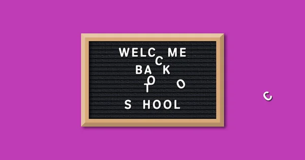 Beeld Van Verspreid Welkom Terug Naar School Aan Boord Roze — Stockfoto