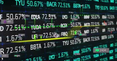 Finansal veri işleme animasyonu ve siyah arkaplan istatistikleri. Küresel finans, iş ve veri işleme kavramı dijital olarak oluşturulmuş video.