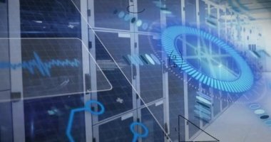 Ekranlarda tarama ve bilgisayar sunucularında veri işleme dürbünlerinin animasyonu. Dijital olarak oluşturulan küresel ağlar, hesaplama ve veri işleme kavramı.