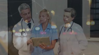 Kafkas doktor grubu üzerinden bağlantı ağının animasyonu. Küresel tıp kavramı dijital video oluşturuldu.