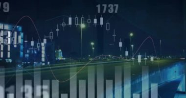 Sayılar ve grafiklerin gece trafiğiyle zaman aşımına uğramış hali. Küresel finans, ekonomi ve ulaşım kavramı dijital olarak oluşturulmuş video.