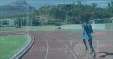 Stadyumda kılıç eğitimi almış Afro-Amerikan bir adamın dijital ekran animasyonu. Engellilik, aktif yaşam tarzı ve dijital arayüz konsepti dijital olarak oluşturulmuş video.