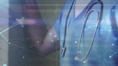 Kafkasyalı erkek doktor üzerinden bağlantı ağının animasyonu. Küresel tıp kavramı dijital video oluşturuldu.